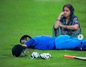 Anushka Sharma Virat Kohli Funny Photo Cricket World Cup Anushka Sharma Virat Kohli Funny Photo Cricket World Cup